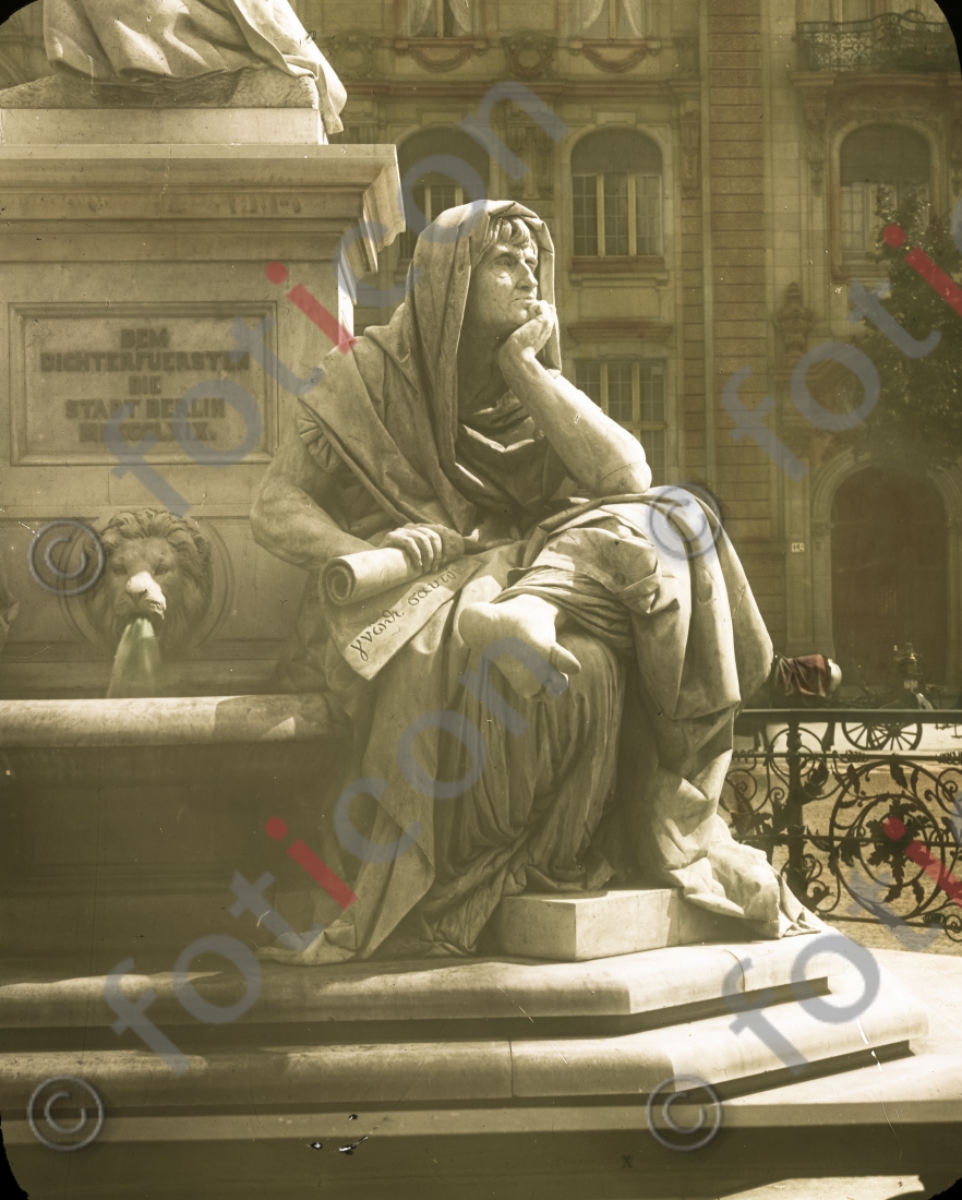 Allegorie der Philosophie des Schillerdenkmals | Allegory of the philosophy of Schiller monument - Foto simon-156-004.jpg | foticon.de - Bilddatenbank für Motive aus Geschichte und Kultur